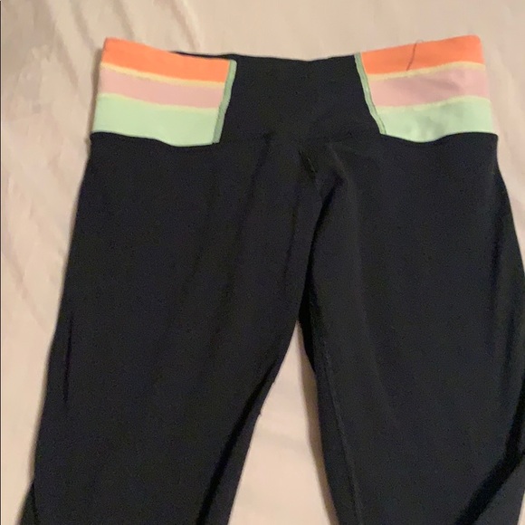 Lululemon yoga pants - Picture 5 of 7